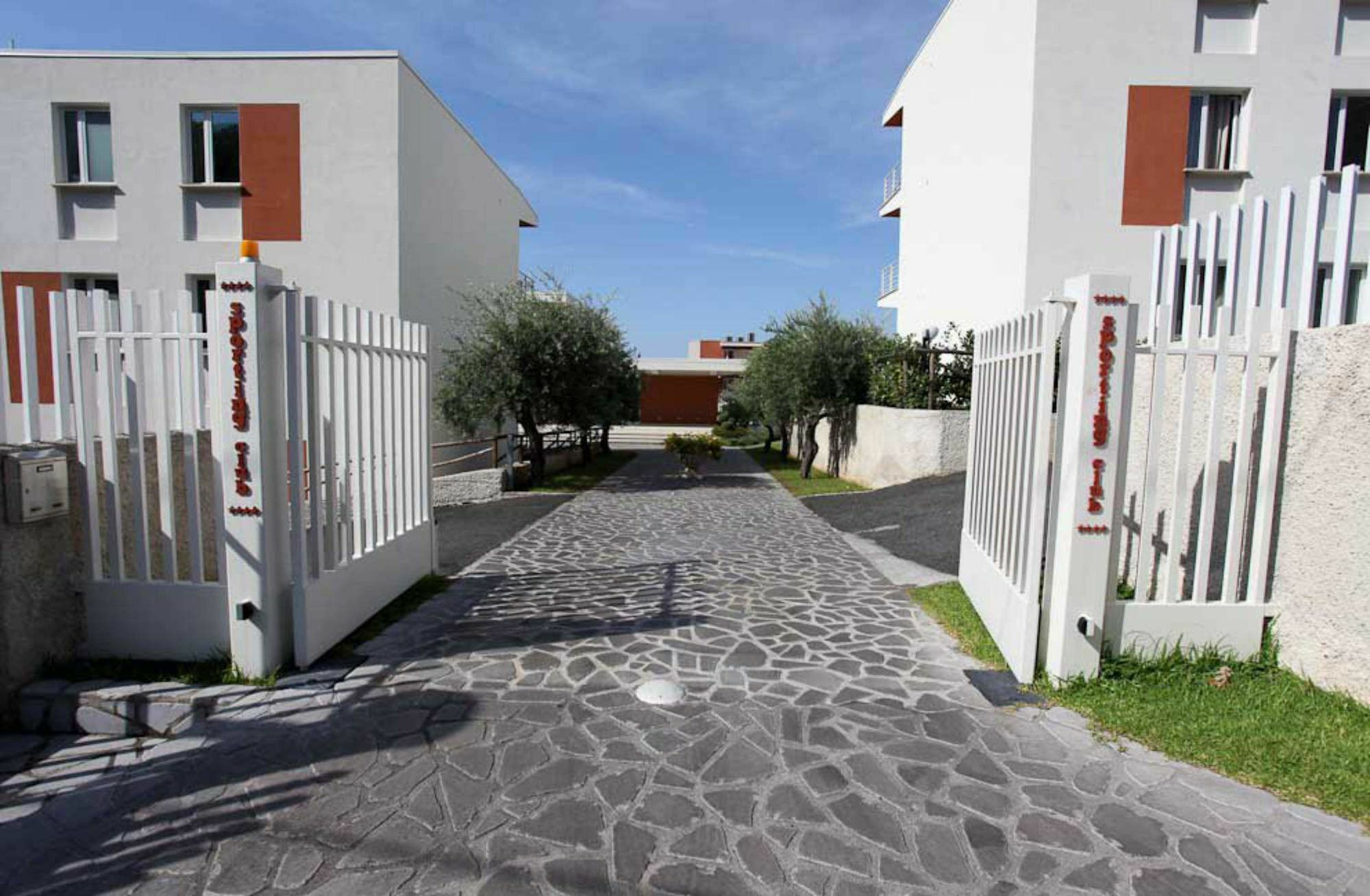 Sporting Club Resort Praia a Mare Exterior photo